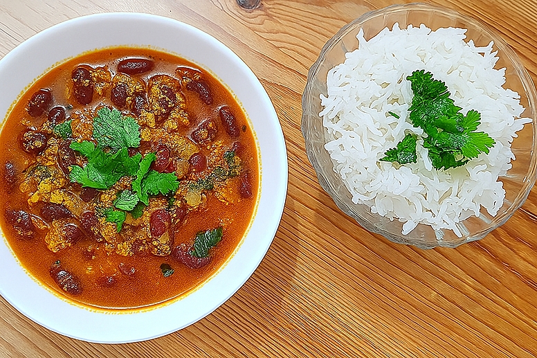 curry rice on wooden surface