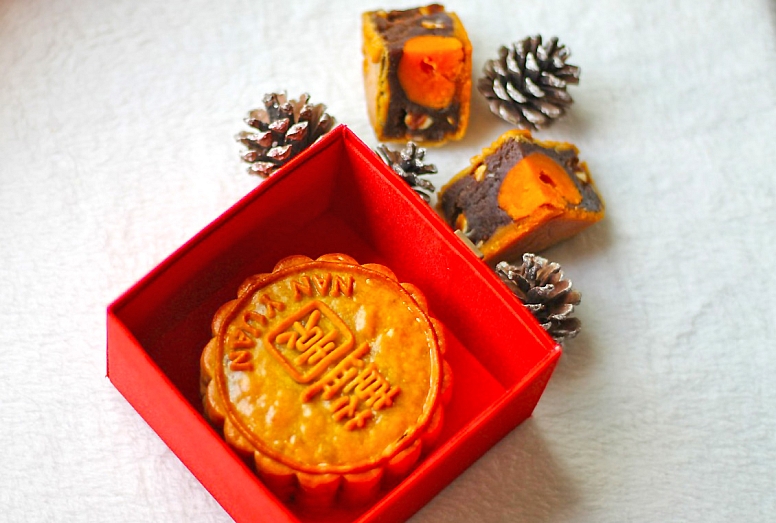 traditional mooncake